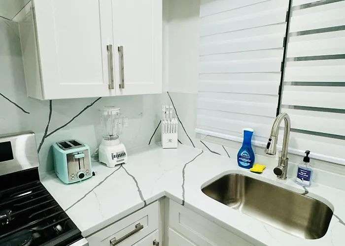 5 Star Luxury Near Chicago O'hare *